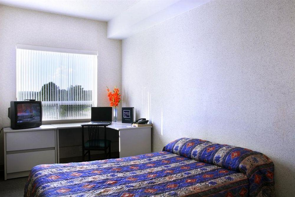 Residence & Conference Centre - King City מראה חיצוני תמונה