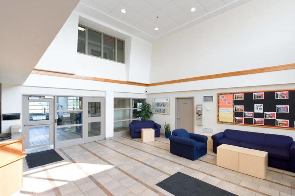 Residence & Conference Centre - King City מראה חיצוני תמונה